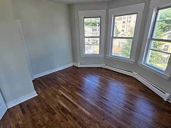 4th image of 390 Poplar St #3L