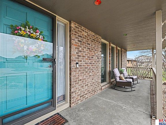 2nd image of 2415 Parkview Dr