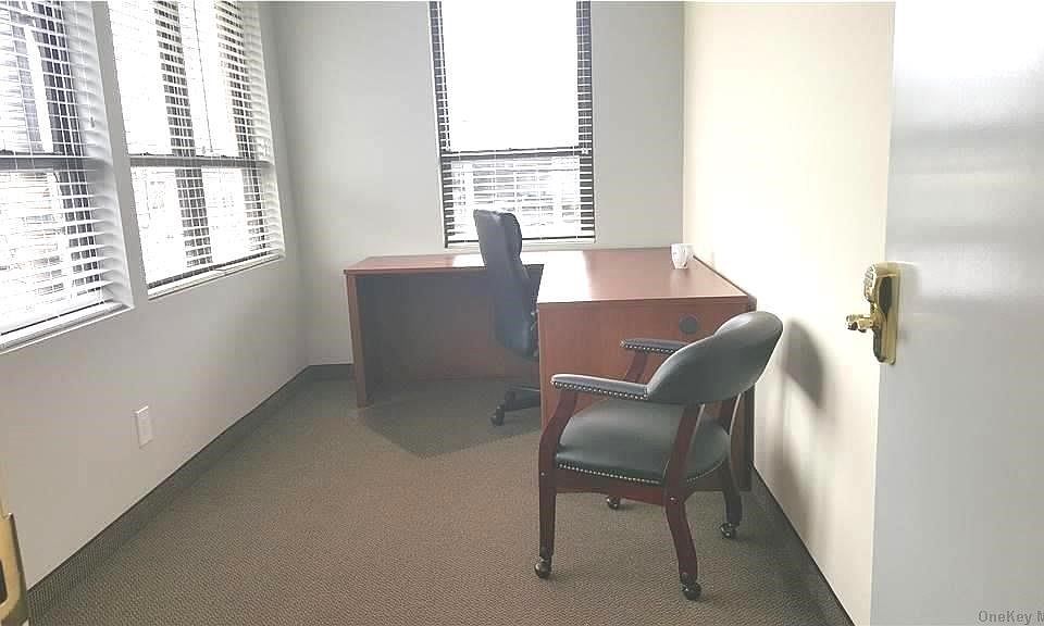 2nd image of 5788 Merrick Rd