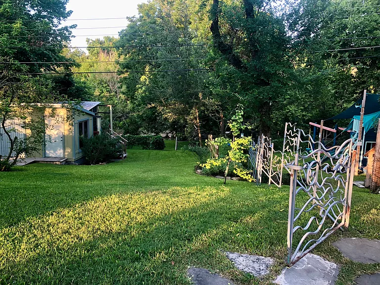 3203 Loyola Ln — Photo 57
