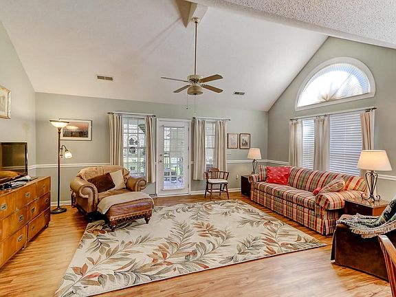 3rd image of 9088 Delancey Cir