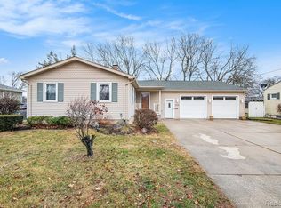 306 Labian Dr, Flushing, MI 48433