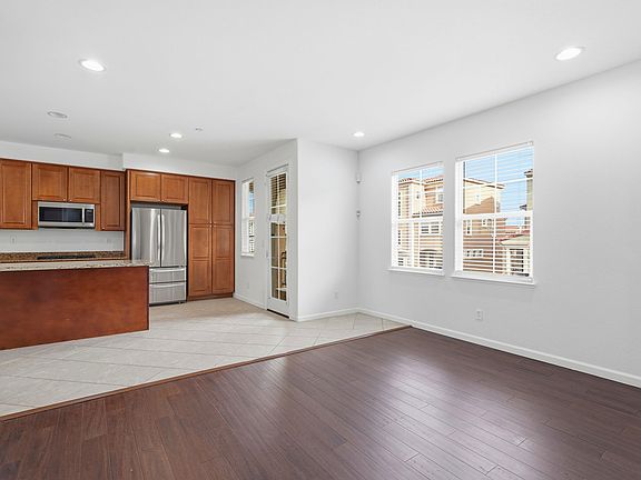 4th image of 798 Adeline Ave