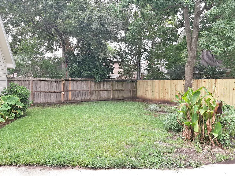 1706 Calveryman Ln — Photo 24