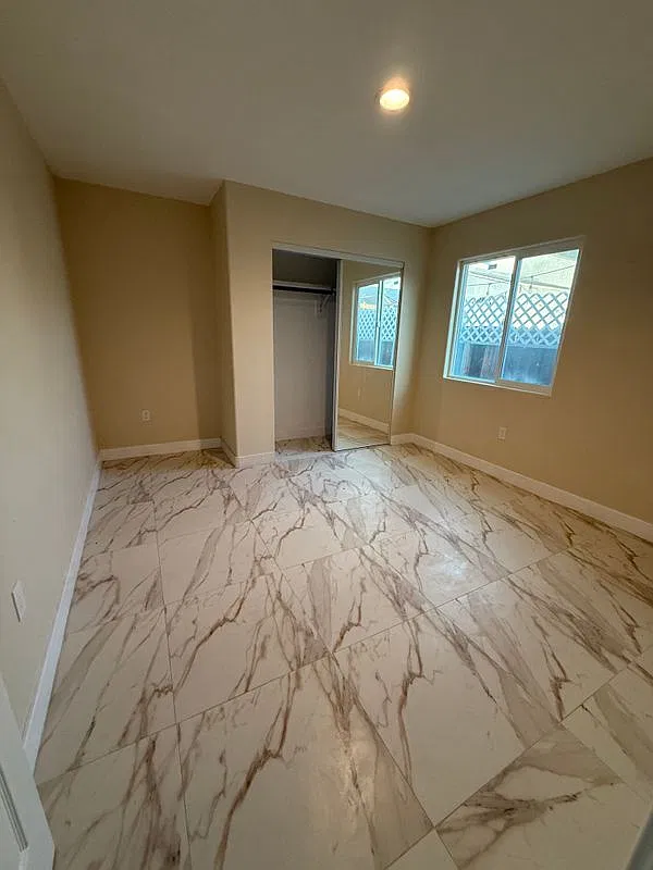 3 bed, 2.0 bath, 1000 sqft, $3,500 — Photo 3