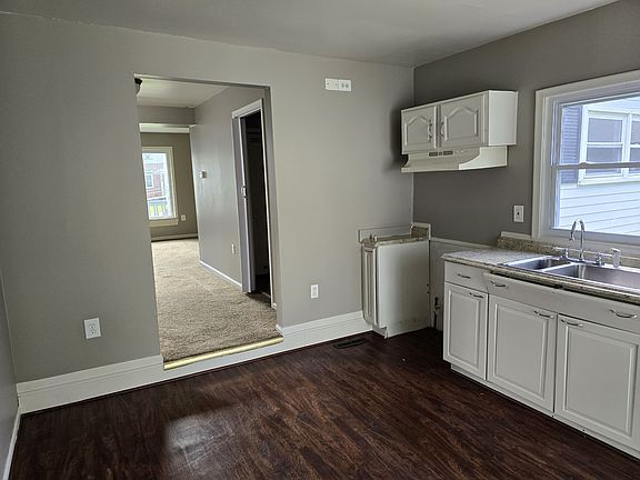3rd image of 15126 Oldham St