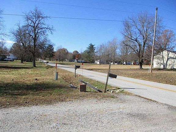 Exterior Neighborhood (street photo)