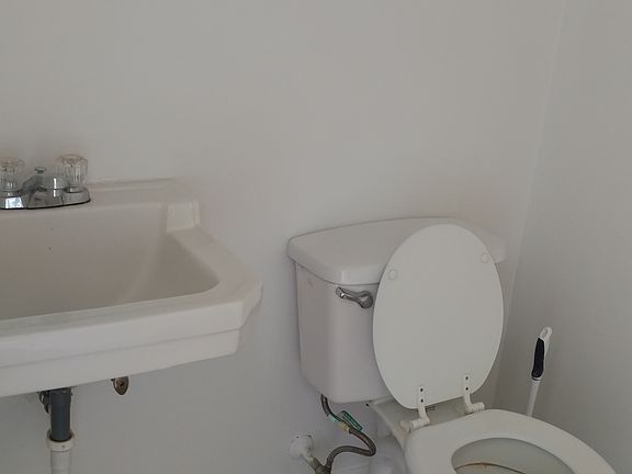 4th image of 811 N Grant St APT 6