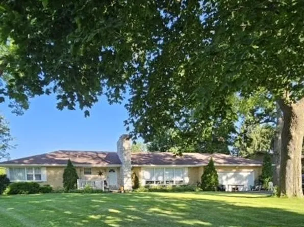 222 Sharon Dr, Dundee, IL 60118