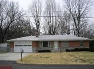 27 Green Valley Dr, Fenton, MO 63026