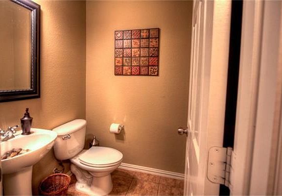 4th image of 8116 Hickory Upland Dr