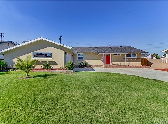 3rd image of 2861 W Elmlawn Dr