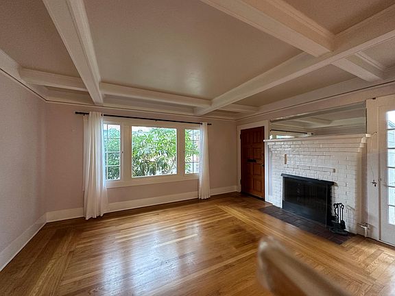 2nd image of 29 W Pedregosa St