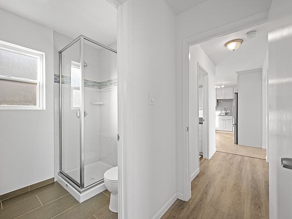 5th image of 609 Burnett Ave APT 14