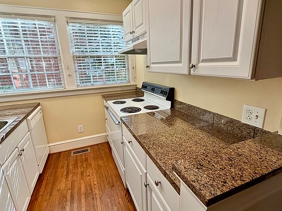 5th image of 2249 Crescent Ave APT 1