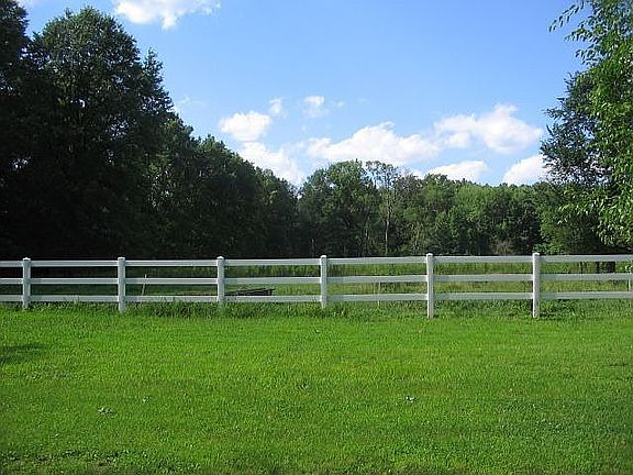 Fenced Pasture Area w/Barn