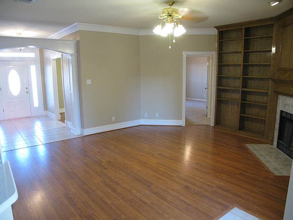 5th image of 1734 Amhurst Dr