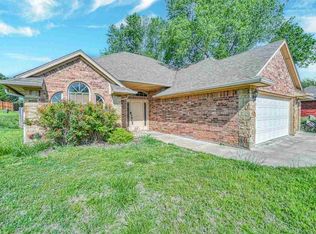 27 NE Summerwood Dr, Elgin, OK 73538