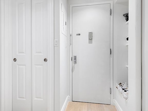 4th image of 51 W 11th St #B3