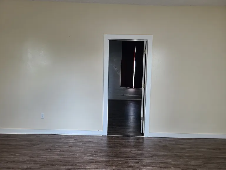 110 Summers St — Photo 20