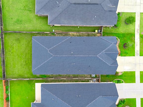 5th image of 6015 Painted Plains Ln