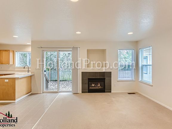 5th image of 3060 Lazy River Dr