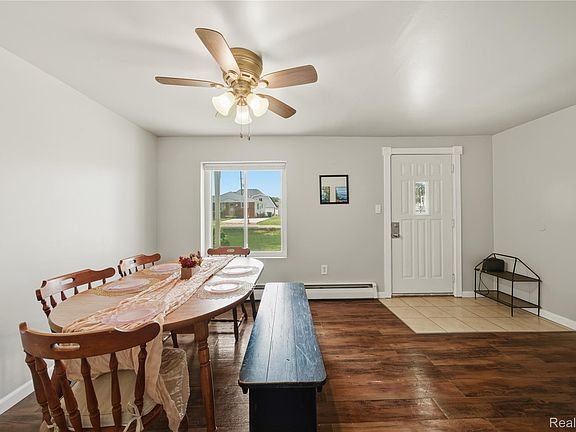 4th image of 39280 Muffatt St