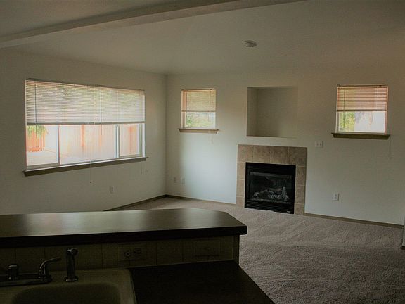 3rd image of 9426 Fagan Ct NE