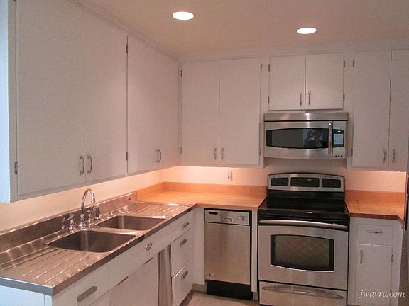 5th image of 1000 Green St APT 1001