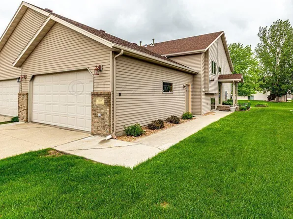 2718 Wheatland Dr S, Fargo, ND 58103