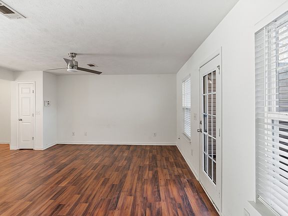 5th image of 4016 George Buchanan Dr
