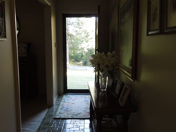 2nd image of 416 Skyline Dr