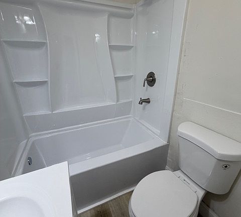5th image of 910 Richland St APT A