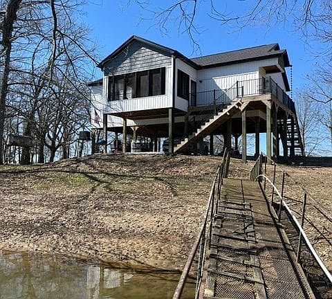 2nd image of 132 State Rd