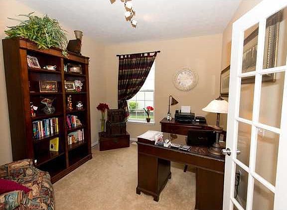 4th image of 526 Hadleigh Ct