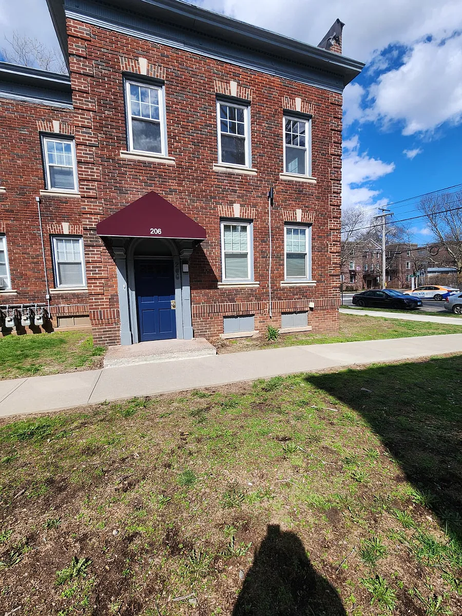 Building Photo - 204 Sherman Ave #B1