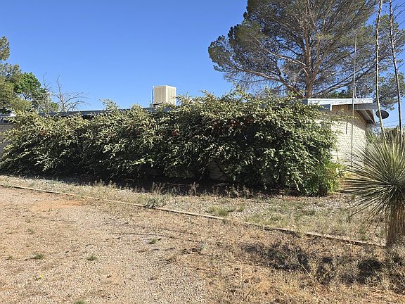 4th image of 1110 E Justin St