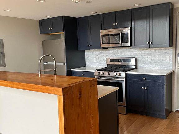 2nd image of 239 E Water St #3B