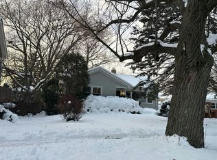 608 Elm St, Deerfield, IL 60015