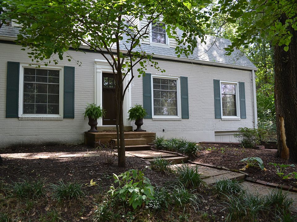 Cape Cod in Webster Groves