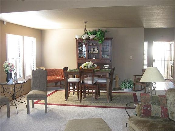 4th image of 2706 Madrone Dr