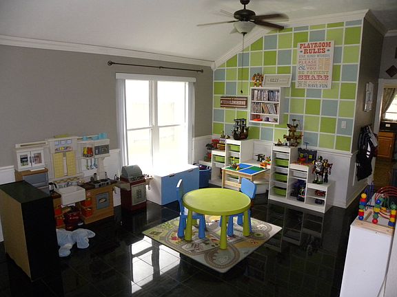 Formal Dining/Play Room