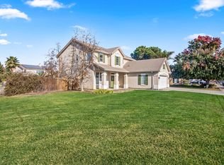 888 W Sandstone Ct, Hanford, CA 93230