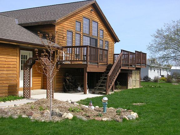 Back of home (facing lake)