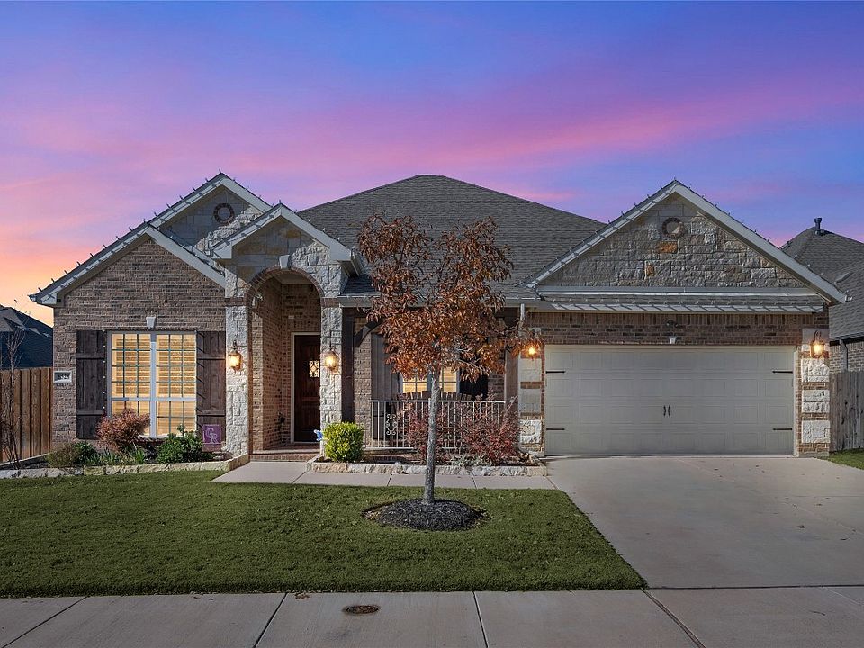 1st image of 8528 Pinewood Dr