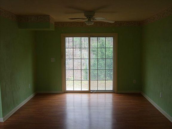 5th image of 4728 Autumn Ln NW