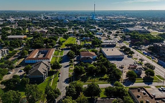 2nd image of 2934 South Blvd