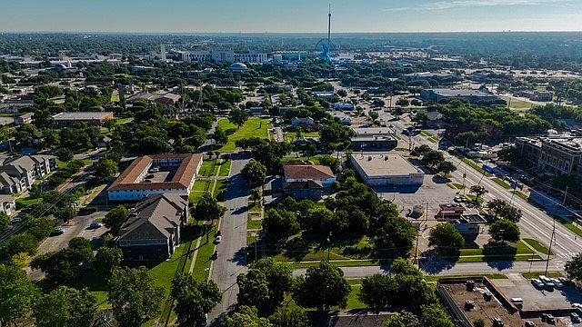 1st image of 2934 South Blvd