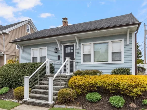 11 Eustis Ave, Newport, RI 02840