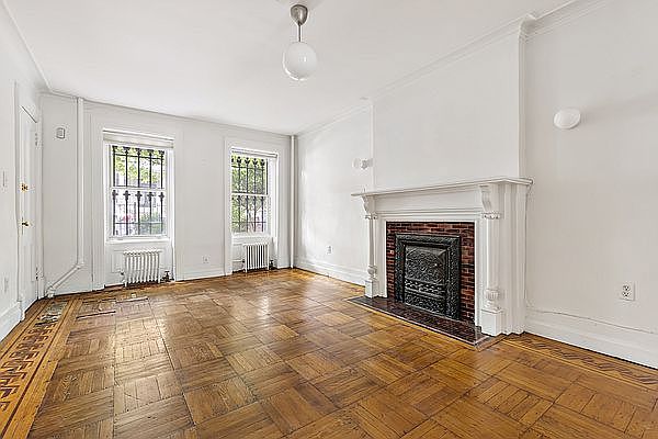1st image of 323 Park Pl #1